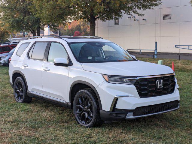 new 2025 Honda Pilot car, priced at $51,250