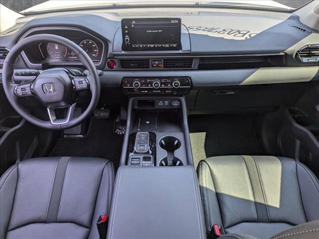 new 2025 Honda Pilot car, priced at $45,405