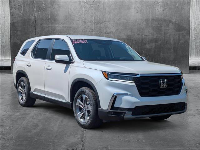 new 2025 Honda Pilot car, priced at $45,405