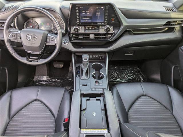 used 2021 Toyota Highlander car, priced at $29,987