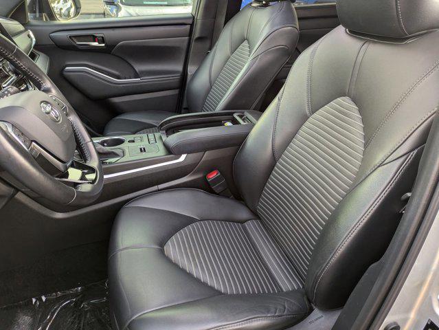 used 2021 Toyota Highlander car, priced at $29,987