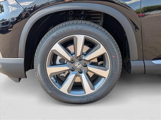 new 2025 Honda Pilot car, priced at $51,095