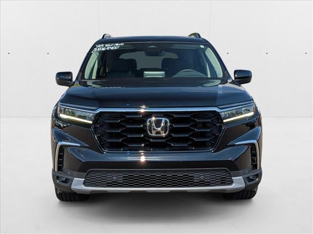 new 2025 Honda Pilot car, priced at $51,095