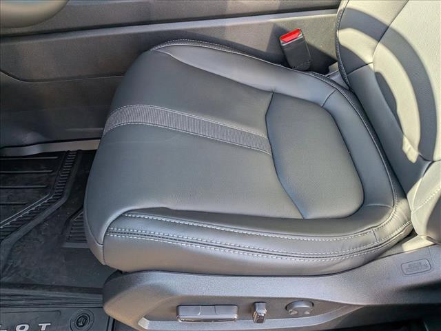 new 2025 Honda Pilot car, priced at $52,280