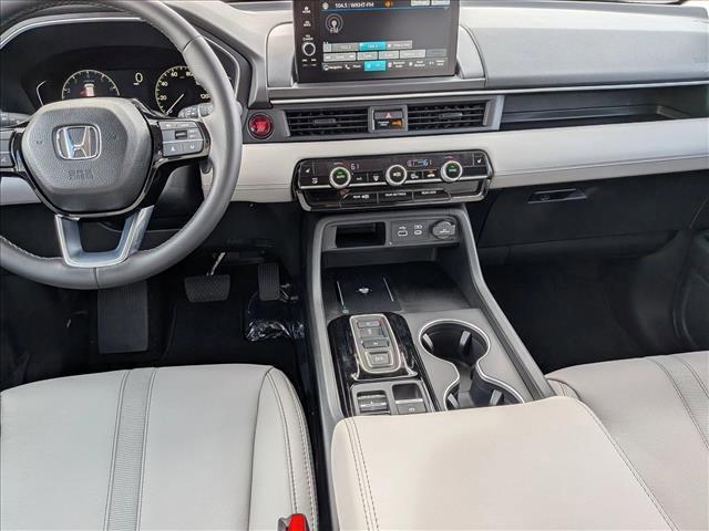 new 2025 Honda Pilot car, priced at $51,095