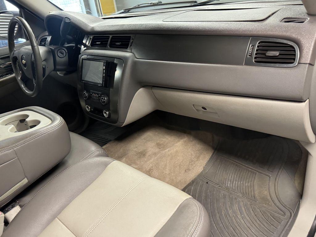 used 2007 Chevrolet Avalanche car, priced at $7,995