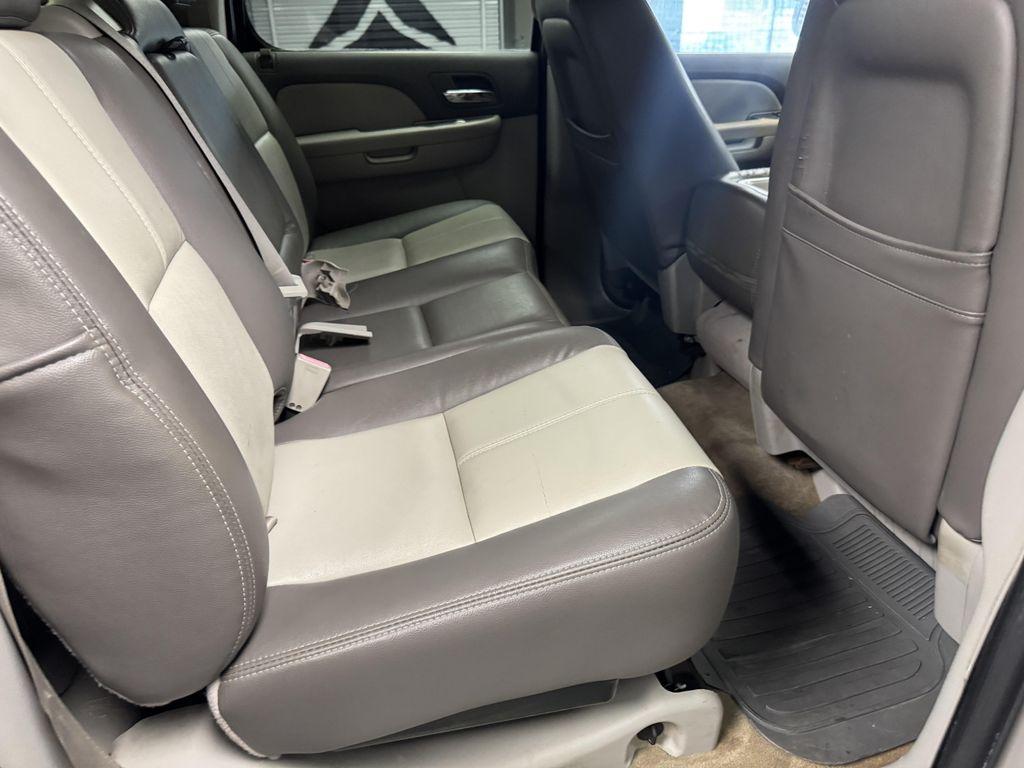 used 2007 Chevrolet Avalanche car, priced at $7,995