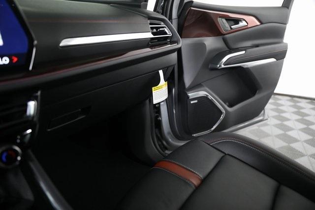 new 2025 Chevrolet Traverse car, priced at $55,636