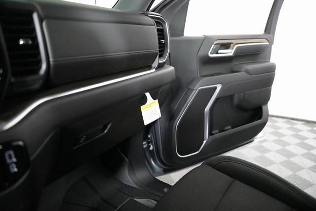 new 2025 Chevrolet Silverado 1500 car, priced at $46,654