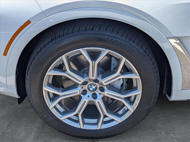 new 2025 BMW X7 car, priced at $93,180