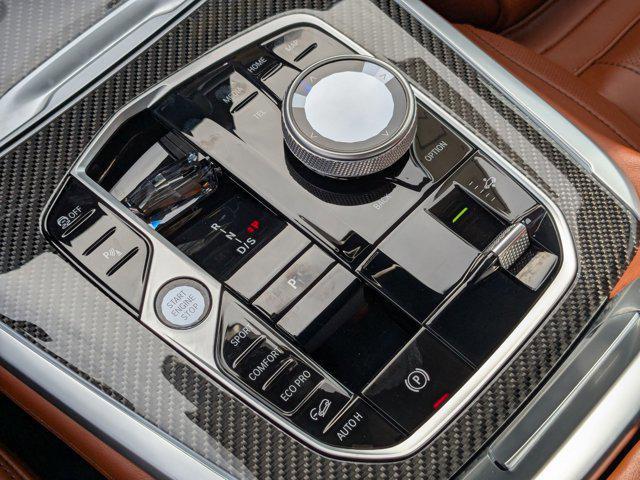 new 2025 BMW X7 car, priced at $125,020