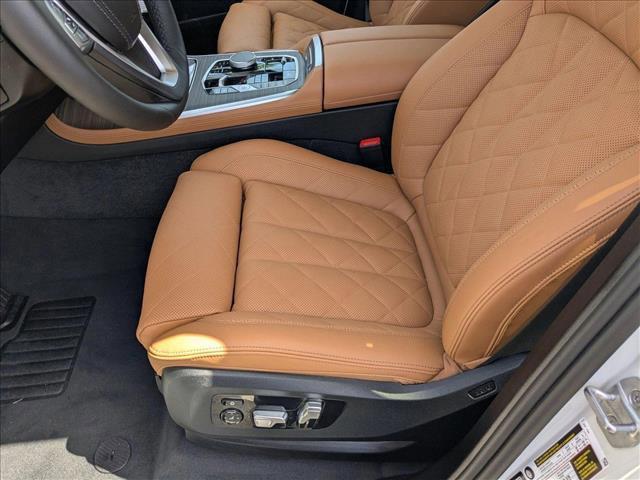 new 2025 BMW X7 car, priced at $93,180