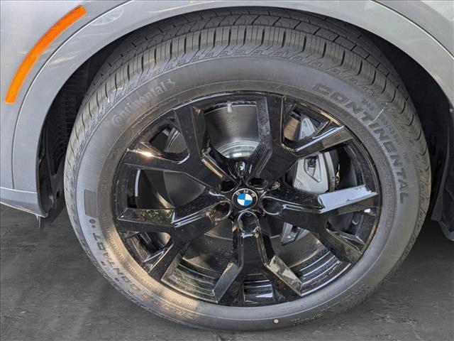 new 2026 BMW X7 car, priced at $92,685