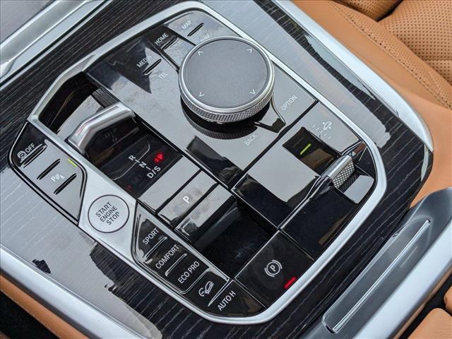 new 2026 BMW X7 car, priced at $100,185