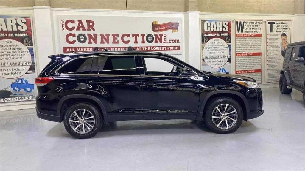 used 2019 Toyota Highlander car, priced at $29,500