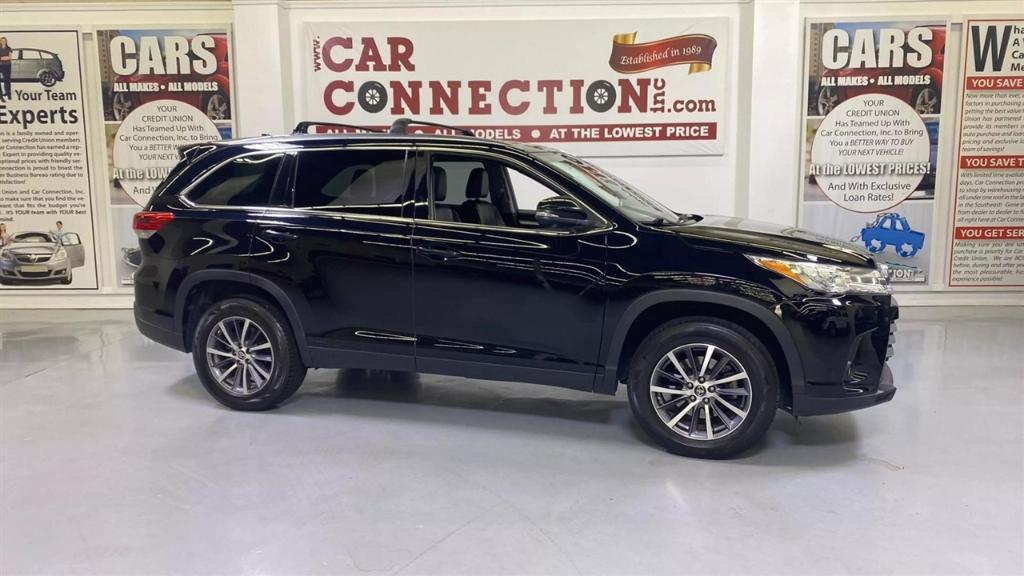 used 2019 Toyota Highlander car, priced at $29,500