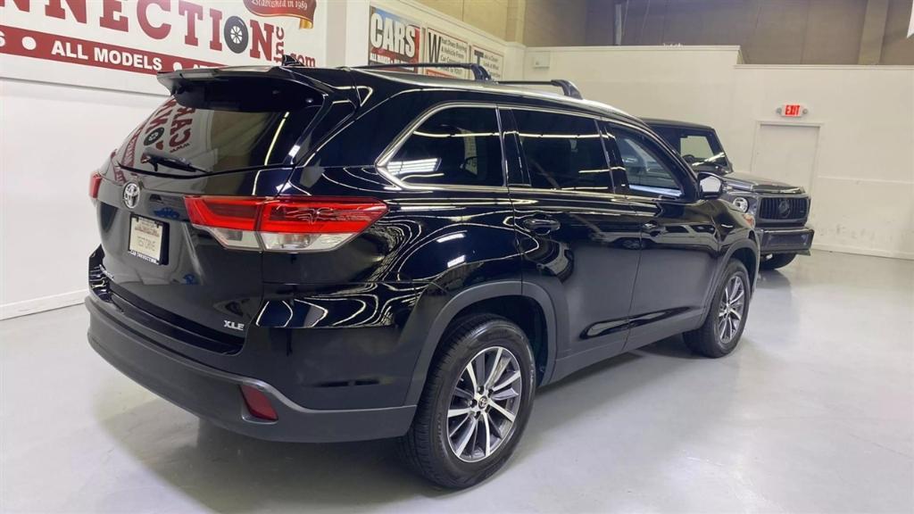 used 2019 Toyota Highlander car, priced at $29,500