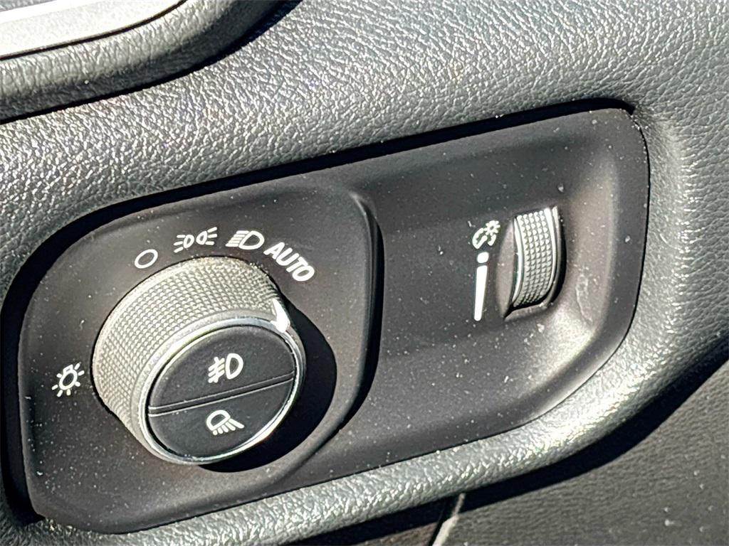 used 2022 Ram 1500 car, priced at $27,100