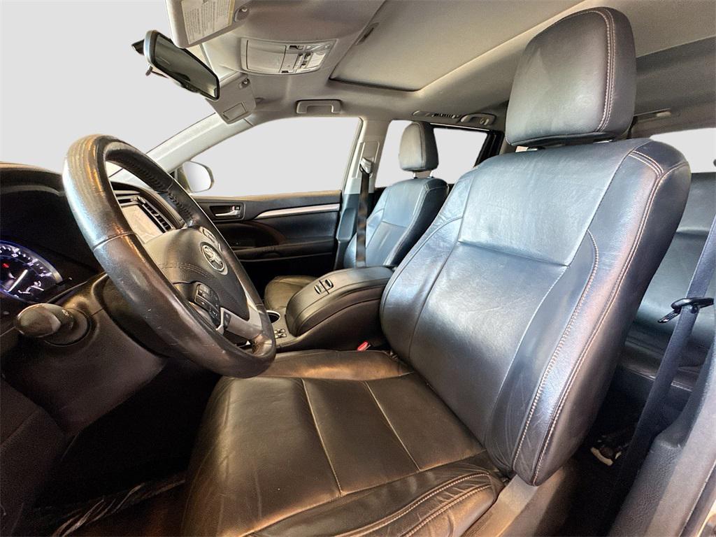 used 2015 Toyota Highlander car, priced at $11,500