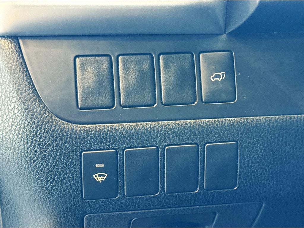 used 2015 Toyota Highlander car, priced at $11,500