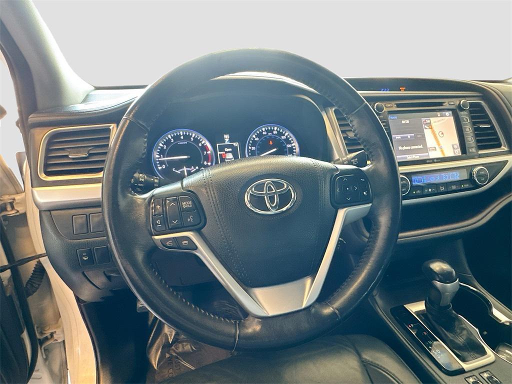 used 2015 Toyota Highlander car, priced at $11,500