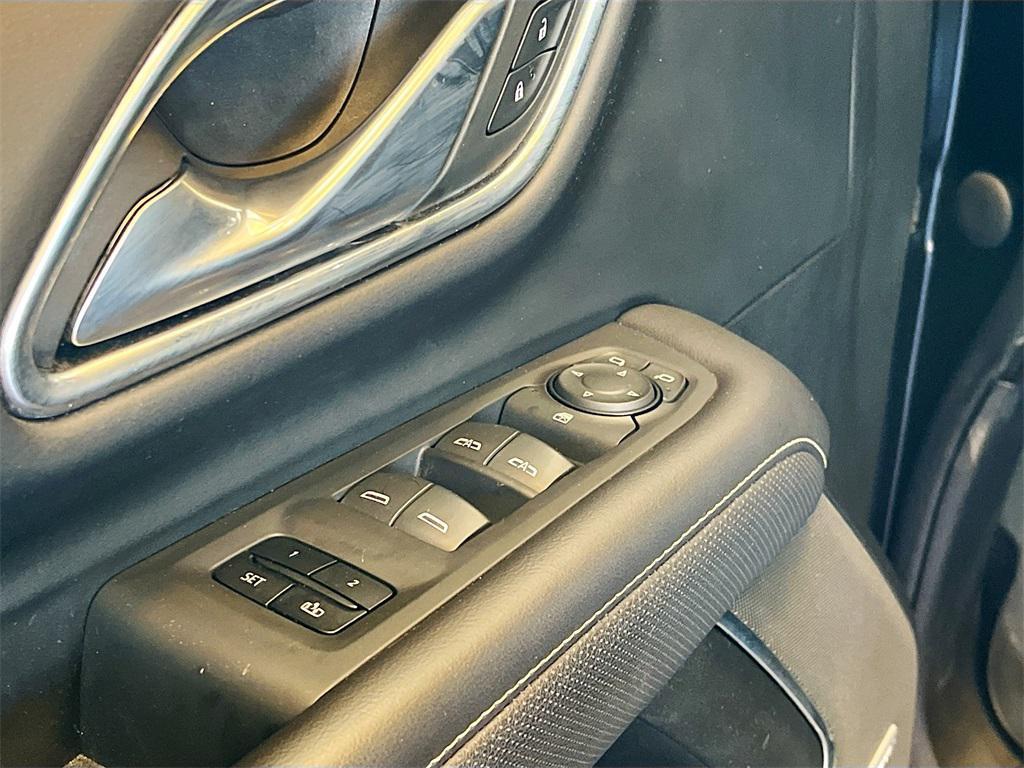 used 2023 GMC Yukon XL car, priced at $45,900