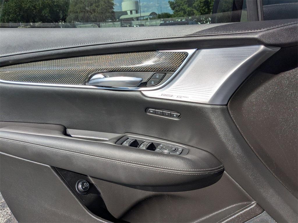 used 2022 Cadillac XT5 car, priced at $31,200