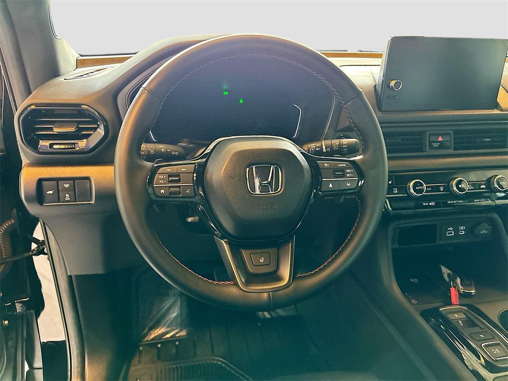 used 2025 Honda Pilot car, priced at $39,000