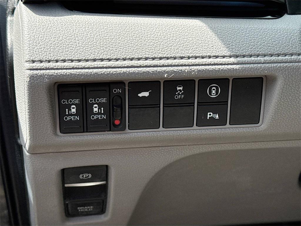 used 2022 Honda Odyssey car, priced at $30,400
