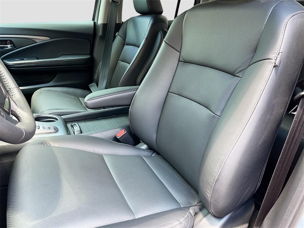 used 2023 Honda Ridgeline car, priced at $28,000