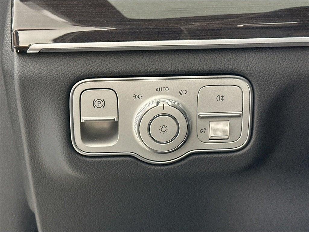 new 2025 Mercedes-Benz GLS 450 car, priced at $92,275