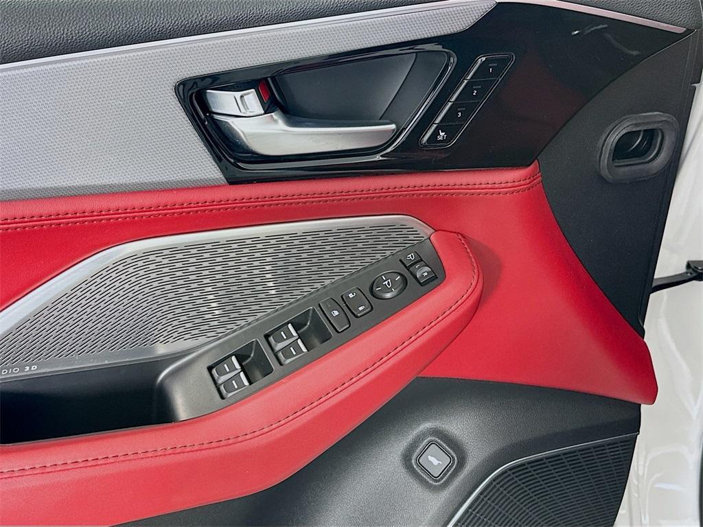 used 2022 Acura MDX car, priced at $38,399