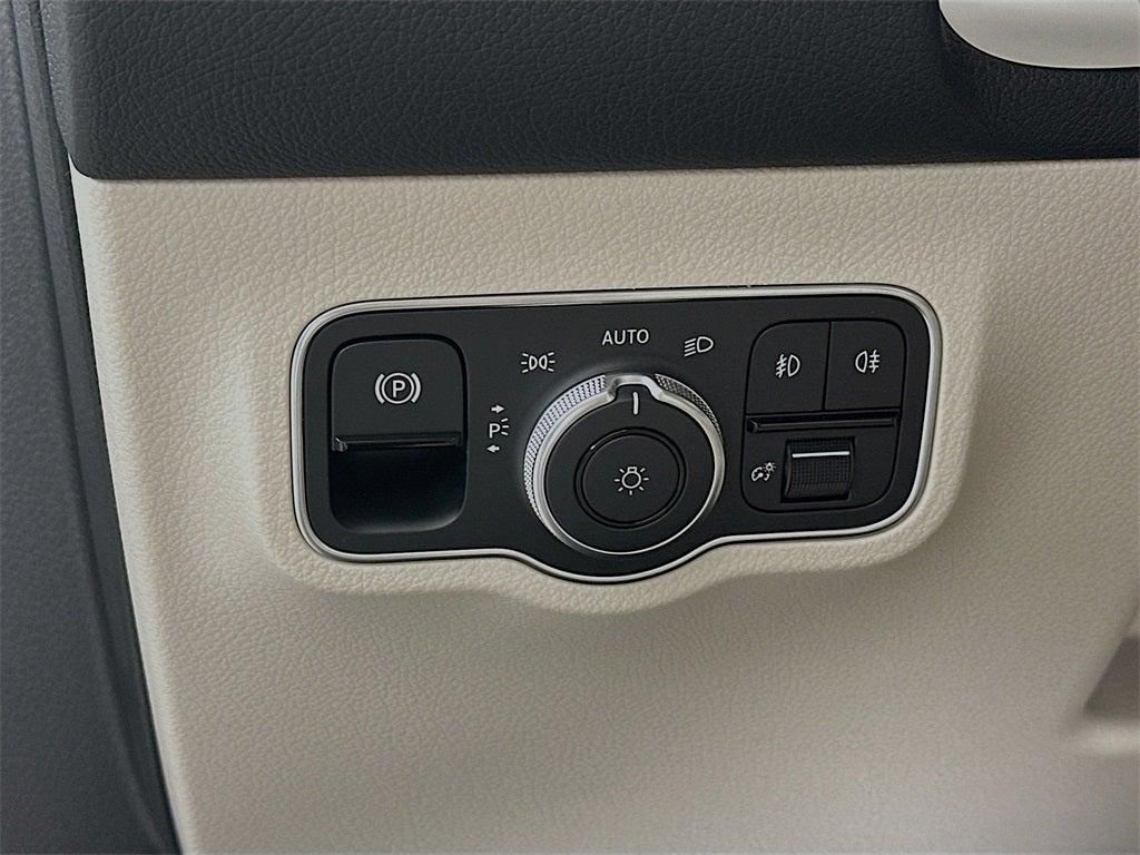 new 2026 Mercedes-Benz GLB 250 car, priced at $49,370