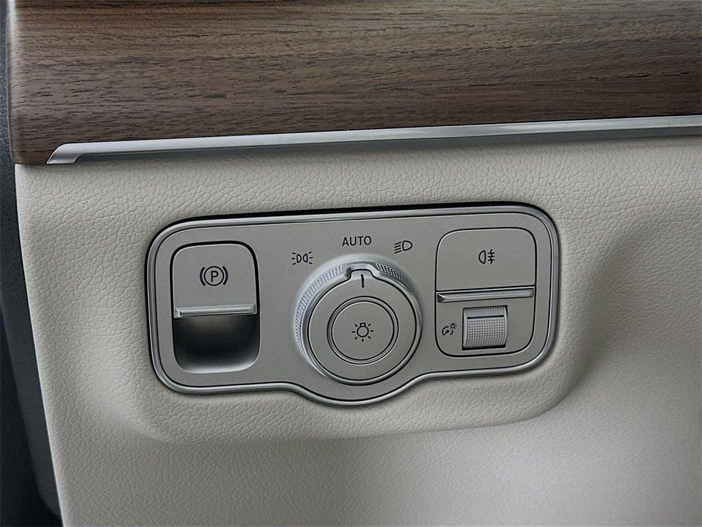 new 2026 Mercedes-Benz GLS 450 car, priced at $102,400