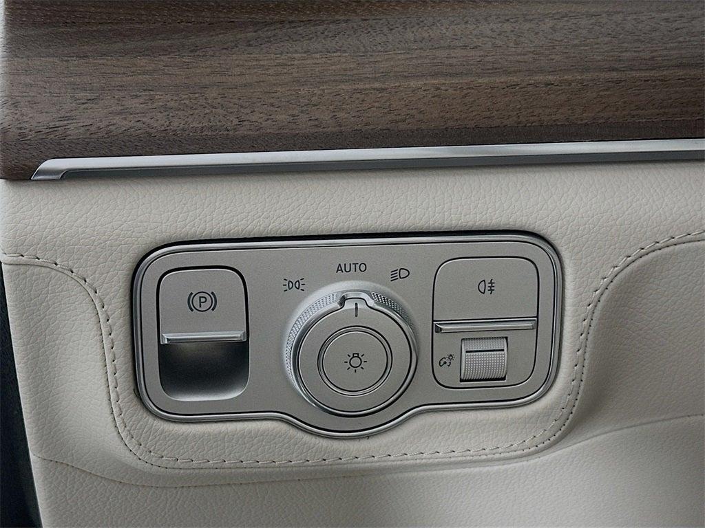 new 2026 Mercedes-Benz GLS 450 car, priced at $109,915