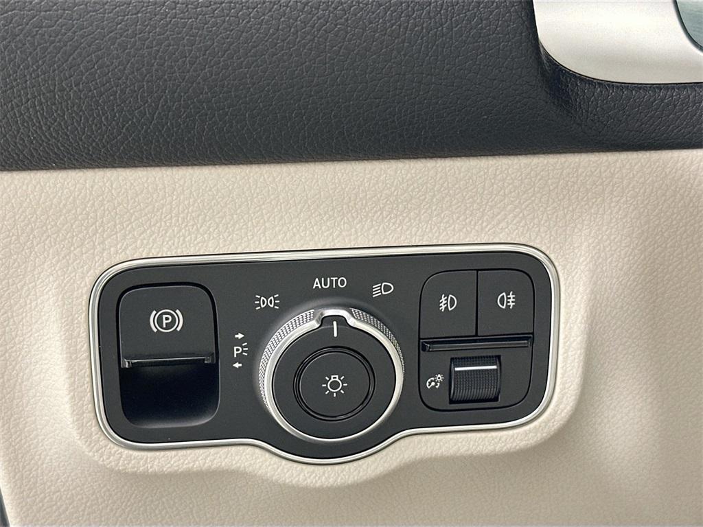 used 2025 Mercedes-Benz GLB 250 car, priced at $42,240