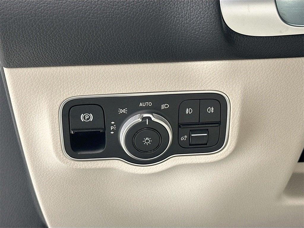 new 2025 Mercedes-Benz GLB 250 car, priced at $47,145