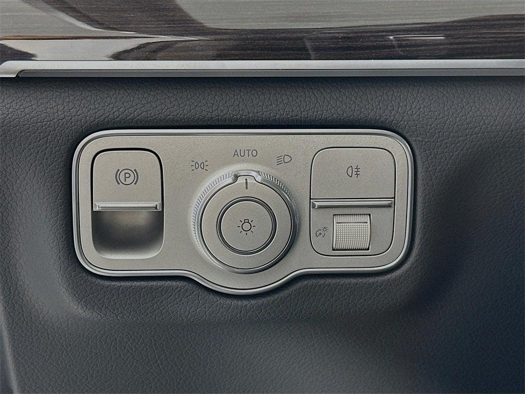 new 2026 Mercedes-Benz GLS 450 car, priced at $105,940