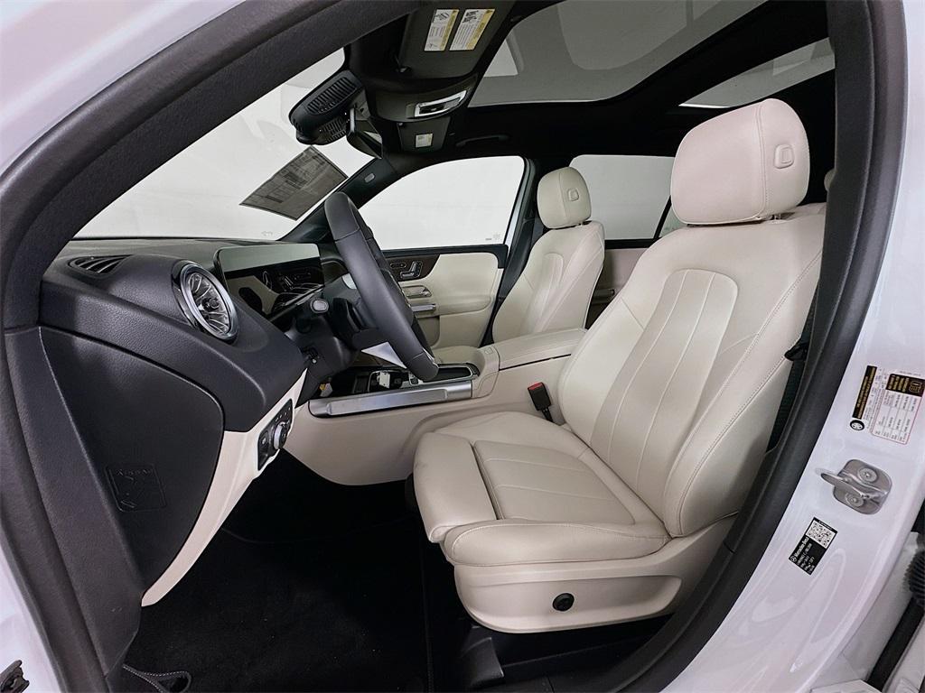 new 2026 Mercedes-Benz GLB 250 car, priced at $51,815