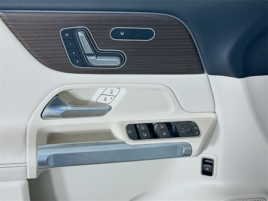 new 2026 Mercedes-Benz GLB 250 car, priced at $51,815