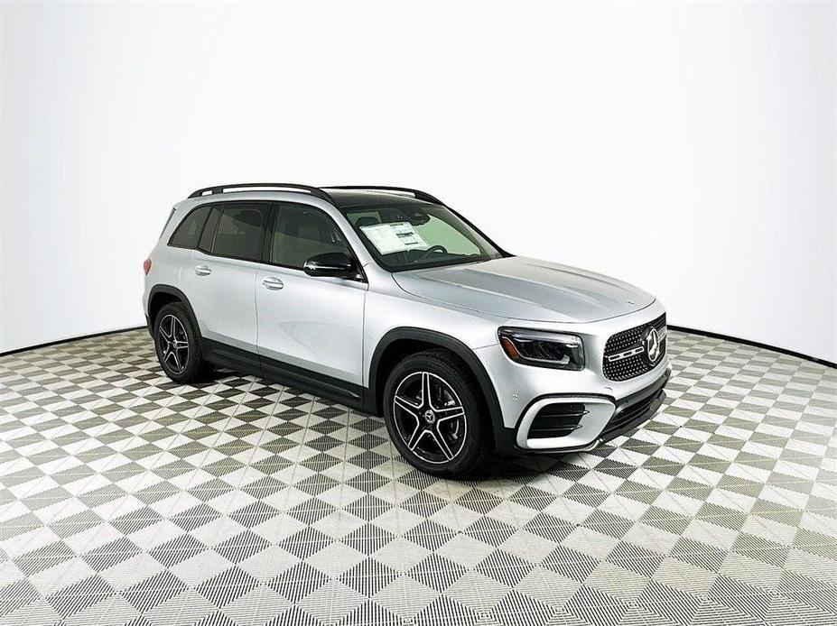 new 2024 Mercedes-Benz GLB 250 car, priced at $54,225