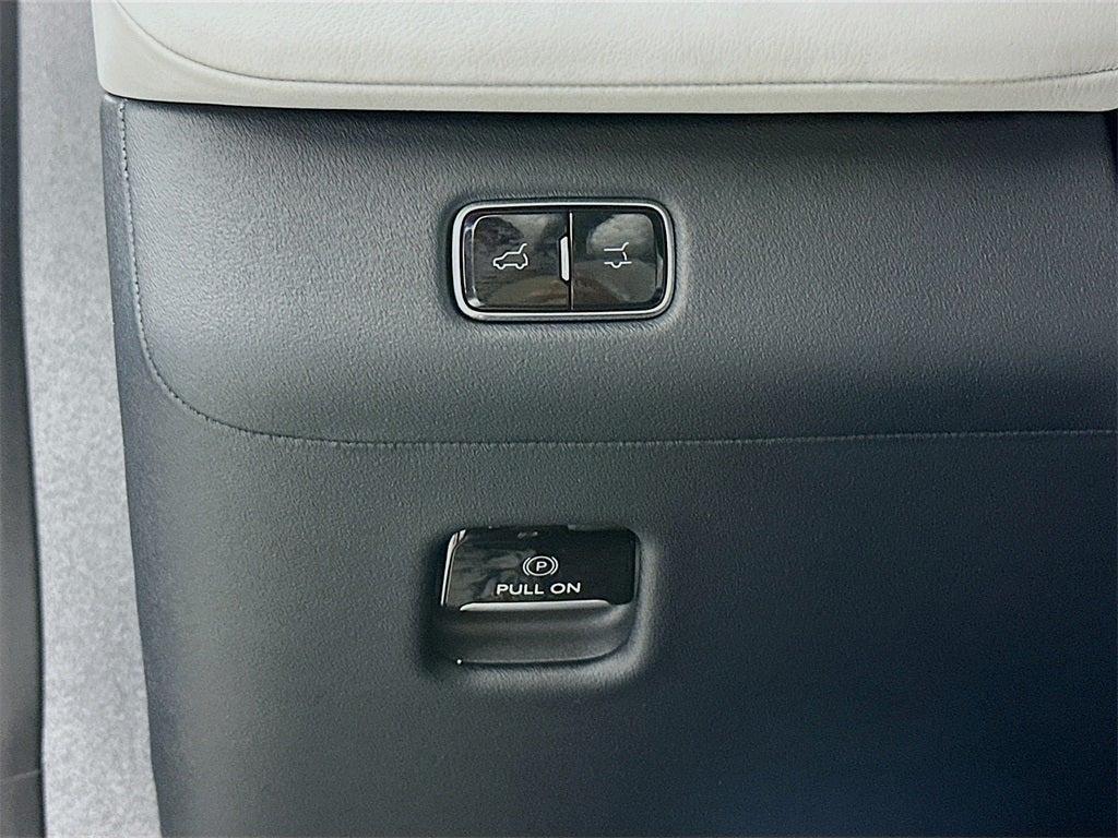 used 2025 Lincoln Navigator L car, priced at $117,980