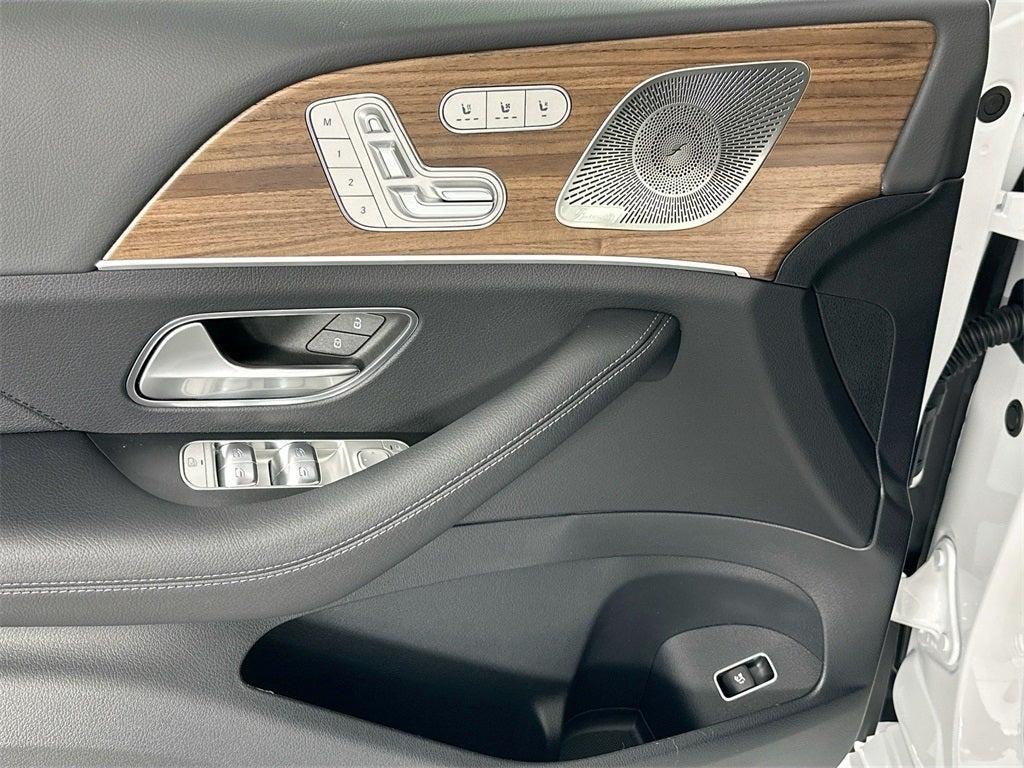 new 2025 Mercedes-Benz GLS 450 car, priced at $102,045