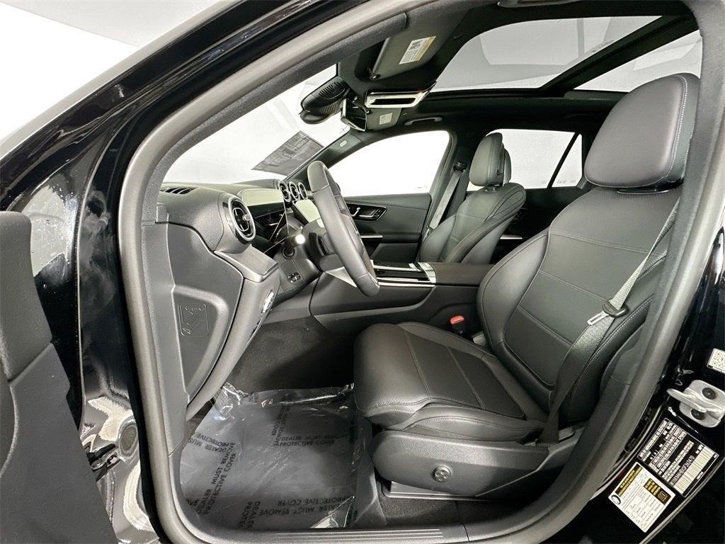 new 2025 Mercedes-Benz GLC 300 car, priced at $54,385
