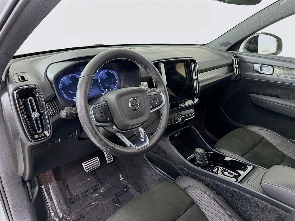 used 2021 Volvo XC40 car, priced at $25,999