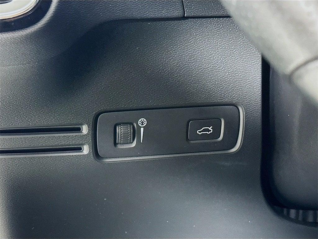used 2021 Volvo XC40 car, priced at $25,999
