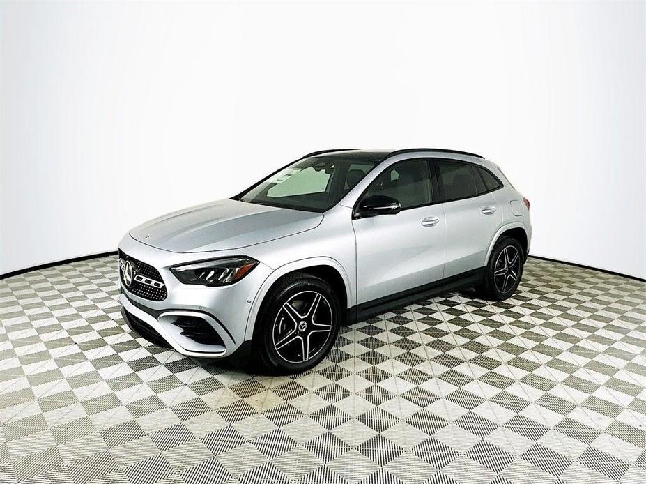 new 2025 Mercedes-Benz GLA 250 car, priced at $49,700