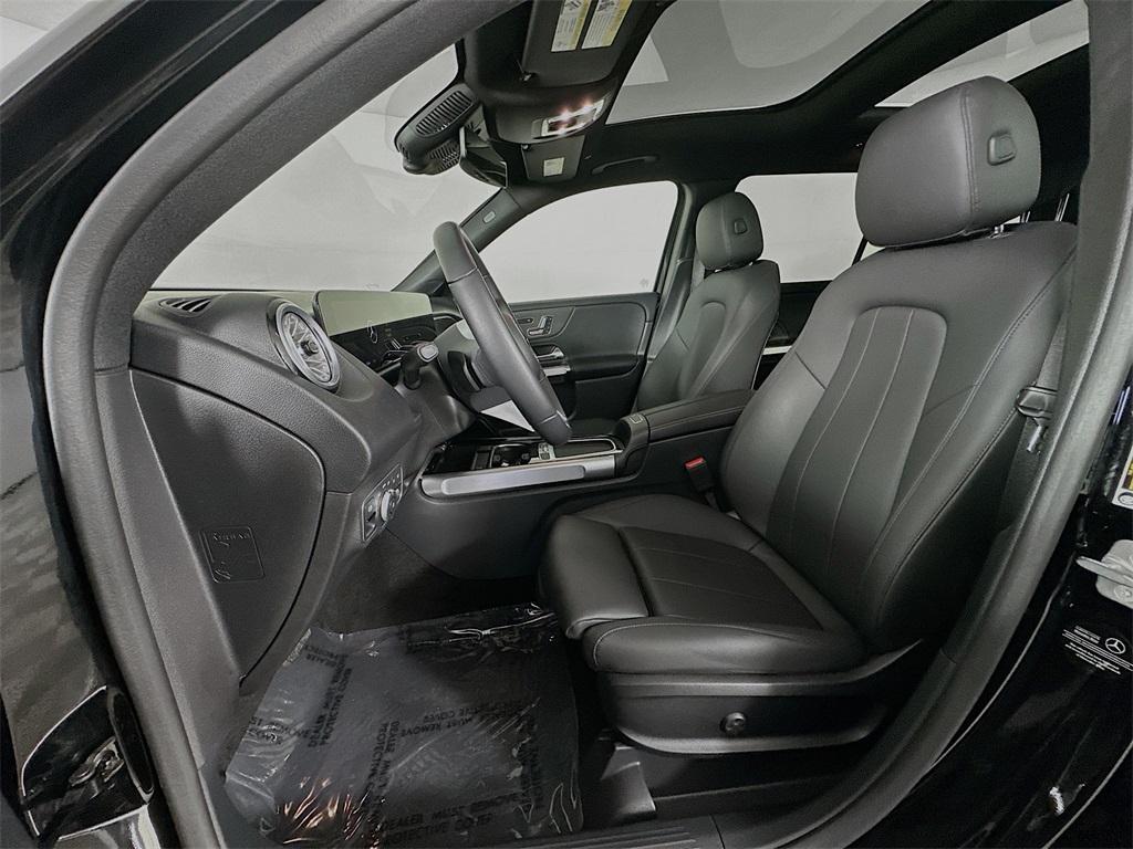 used 2025 Mercedes-Benz GLB 250 car, priced at $44,995