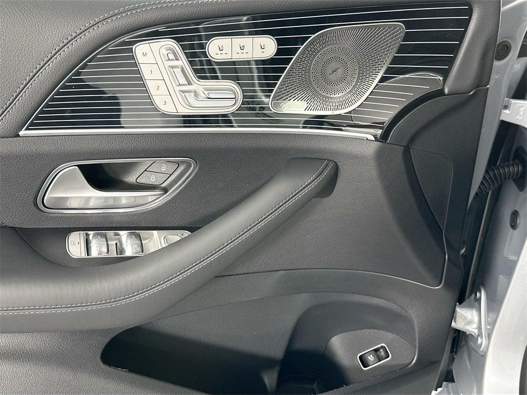 new 2025 Mercedes-Benz GLS 450 car, priced at $104,530