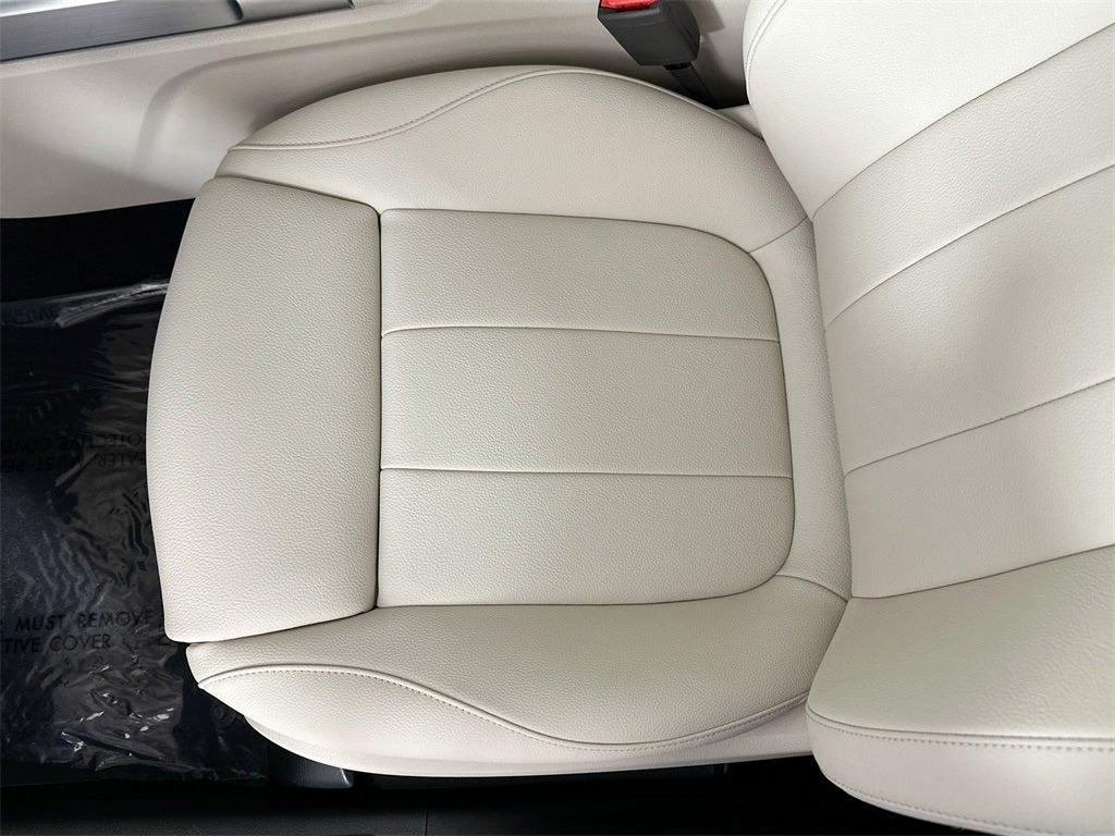 new 2025 Mercedes-Benz GLB 250 car, priced at $50,195